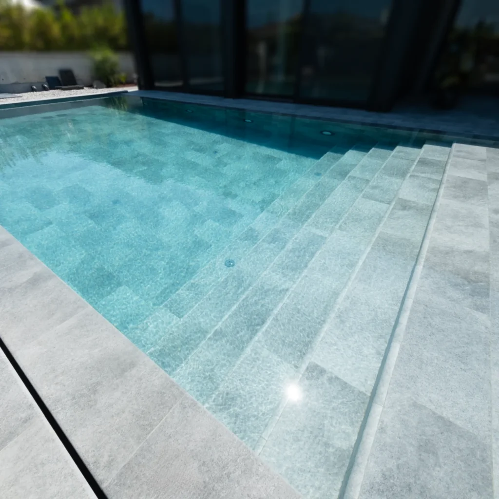 Pool Garden Grey 02